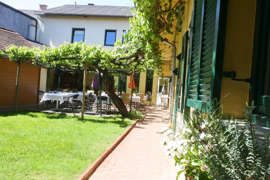 Landgasthof Zum Alten Weinstock Rudersdorf Exterior photo