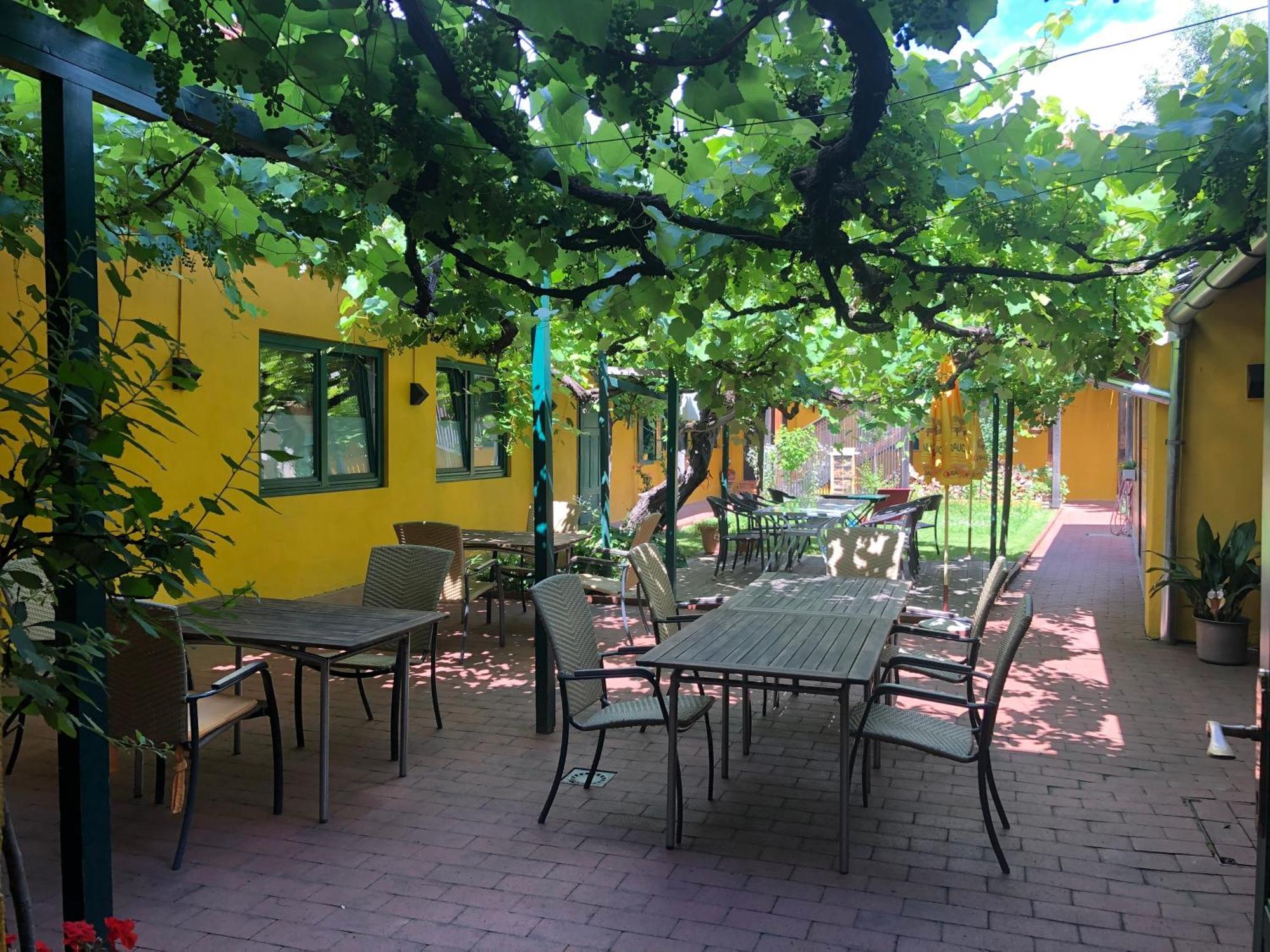 Landgasthof Zum Alten Weinstock Rudersdorf Exterior photo