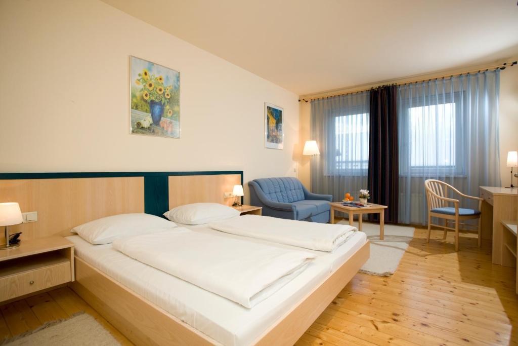 Landgasthof Zum Alten Weinstock Rudersdorf Room photo